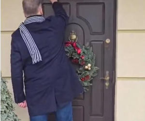 W takich warunkach mieszka Czarnek. Tak dom wygląda w środku