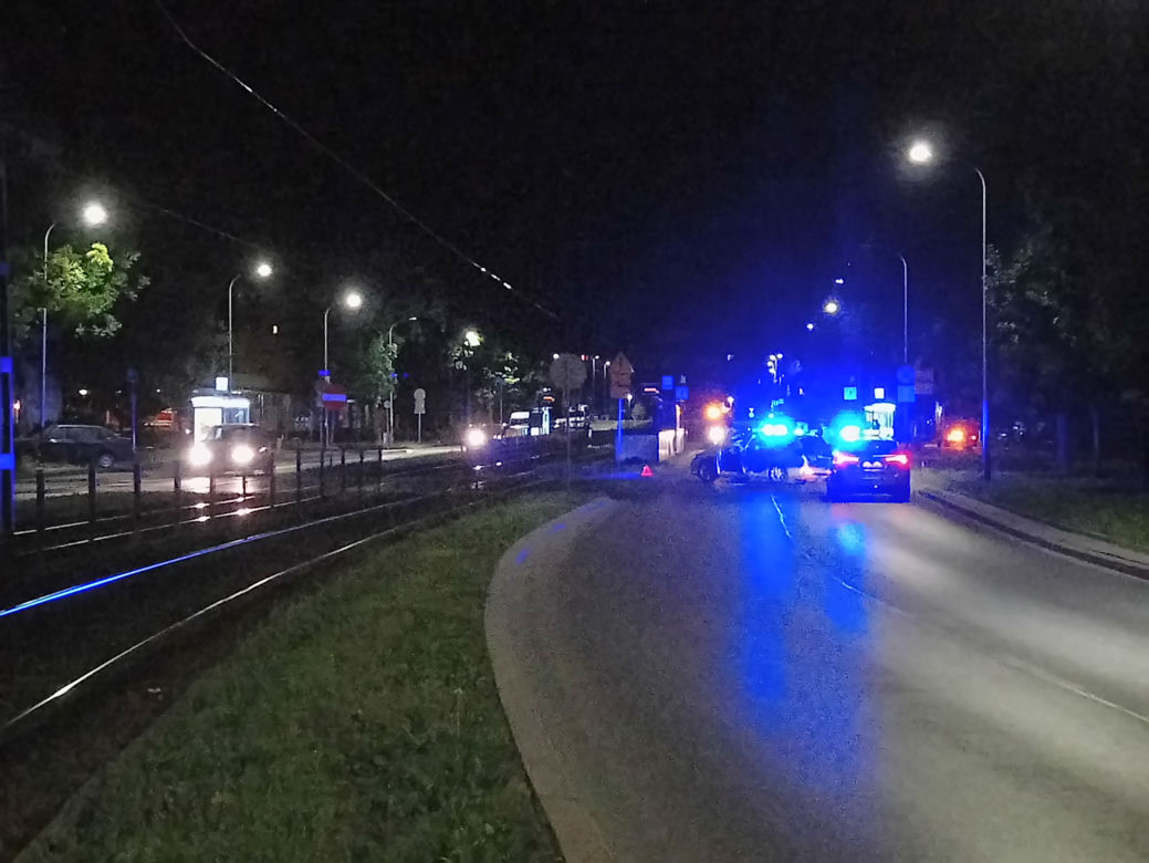Koszmarny wypadek w Krakowie. Wbiegł wprost pod BMW, zginął na miejscu