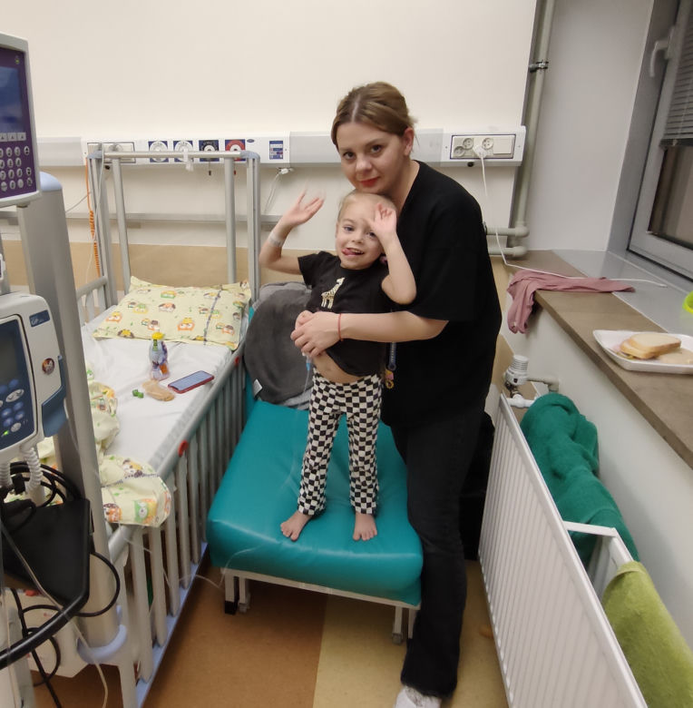 Potworna choroba zabija 3-letnią Hanię. Ratunek czeka za granicą, przeszkodą są pieniądze
