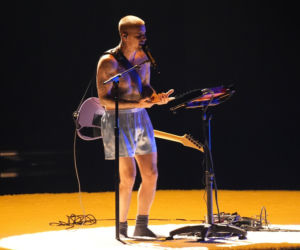 Justin Bieber na scenie Grammy 2026