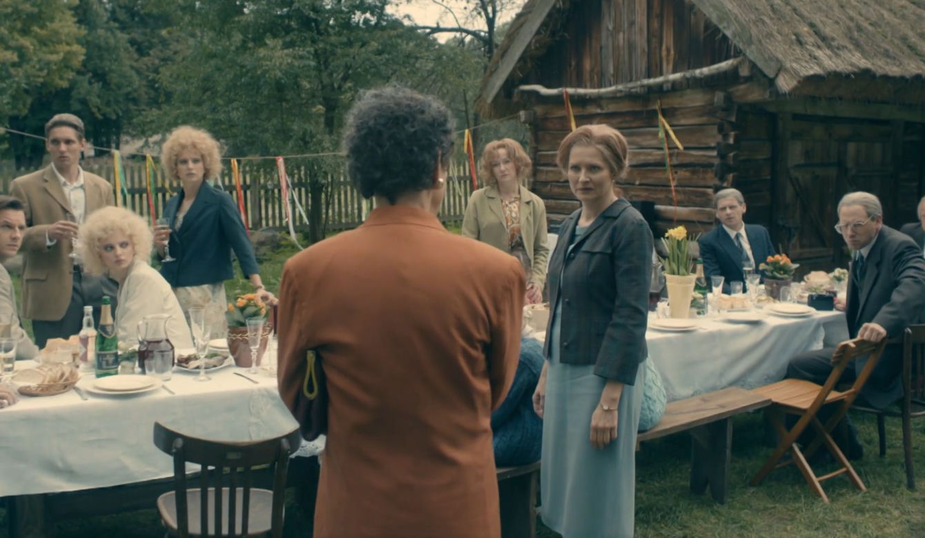 Stulecie Winnych 4, odc. 49: Ania (Urszula Grabowska), Hanka Gołębianka (Magdalena Kuta)