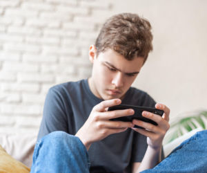 Coraz więcej osób diagnozuje się po filmikach z TikToka. Badanie pokazuje, jak łatwo o pomyłkę