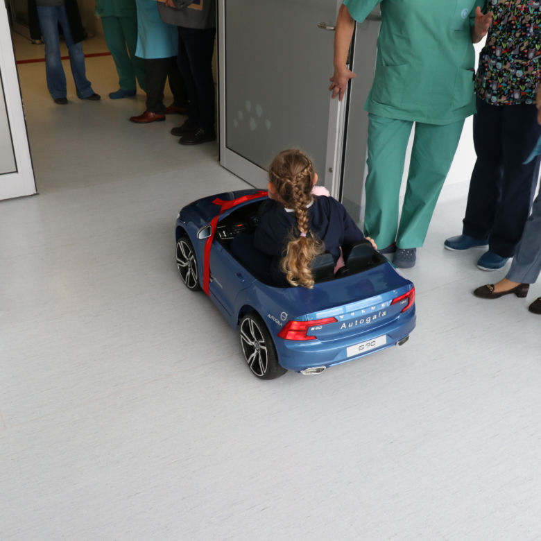 SUV-em po Centrum Zdrowia Dziecka 