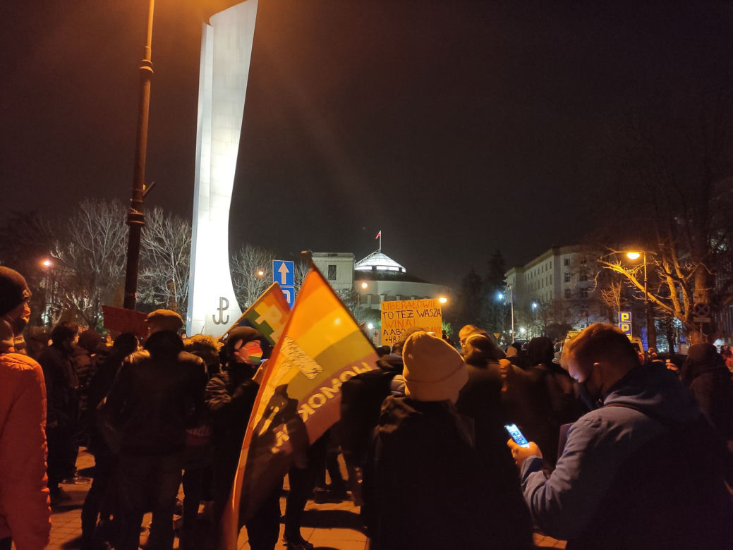 Nagle przed Sejmem pojawiły się kolumny radiowozów. Co się dzieje?