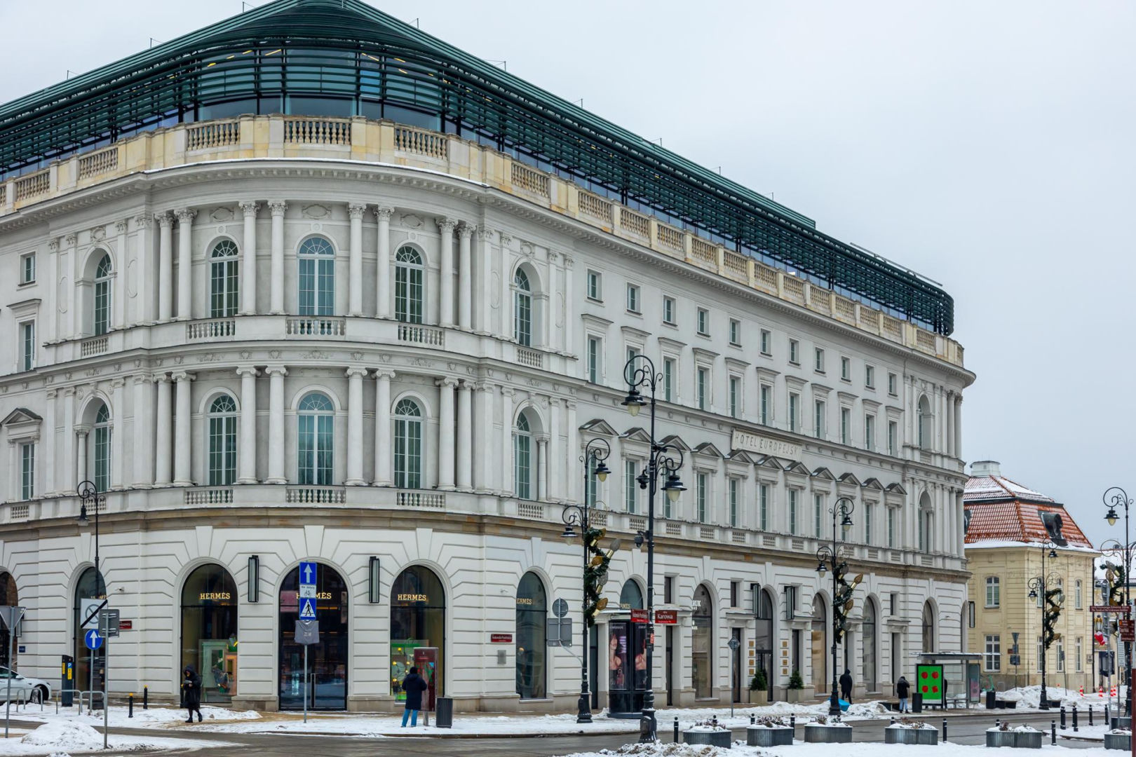 Hotel Europejski działa obecnie pod nazwą Raffles Europejski Warsaw