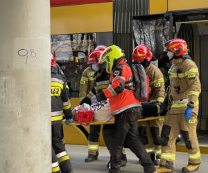 Zderzenie tramwajów na rondzie Starzyńskiego są ranni. Nie było karetek
