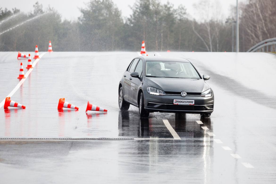 Testy opon Bridgestone Turanza T005 na Torze Modlin