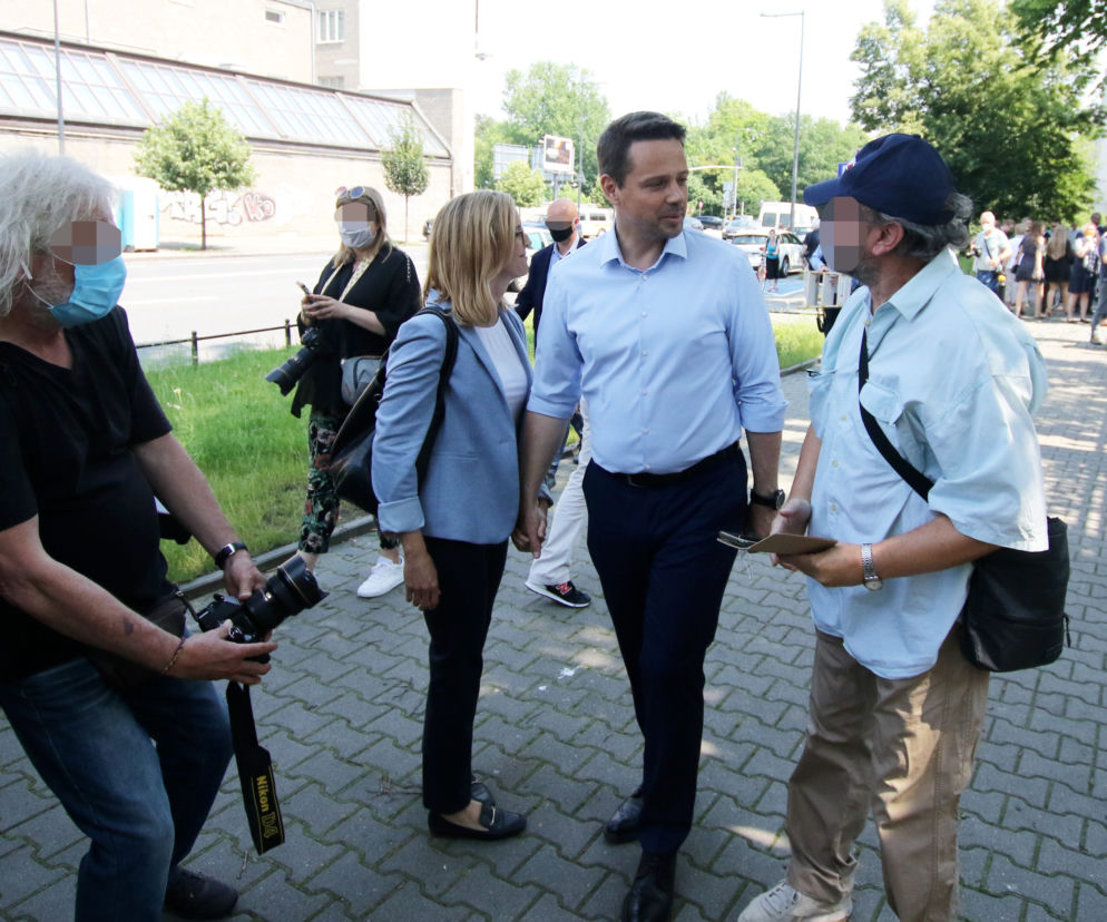 Wybory 2020 Rafał Trzaskowski i żona oddali głosy