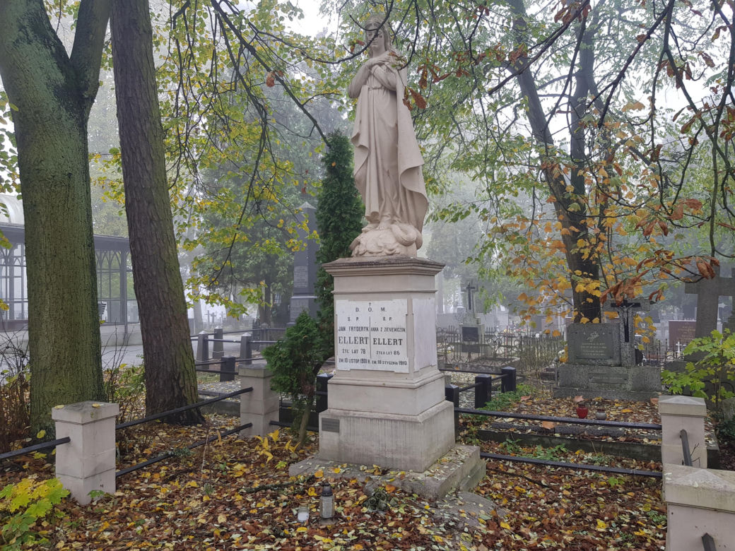 Zrobiliśmy spacer po białostockich nekropoliach. Sprawdź w jakim stanie są nagrobki historycznych postaci [ZDJĘCIA]