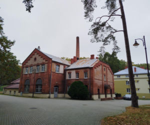 Zabytkowe budynki Lodowni i Kotłowni oraz zespół sanatoryjno-parkowy w Rudce przejdą rewitalizację. Inwestycje będą realizowane do 2028 roku
