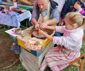 Pomarańczowi rowerzyści najechali zamek w Szymbarku