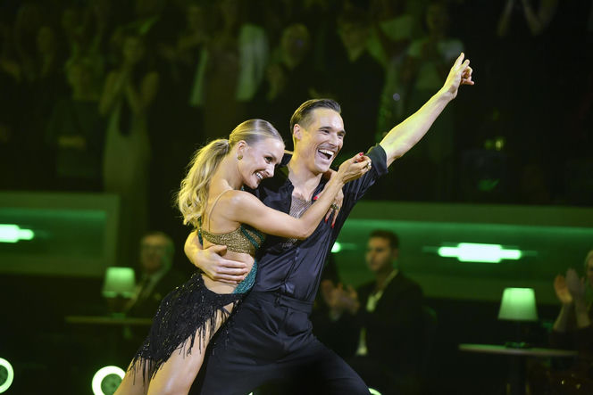 Sara Janicka, Maurycy Popiel