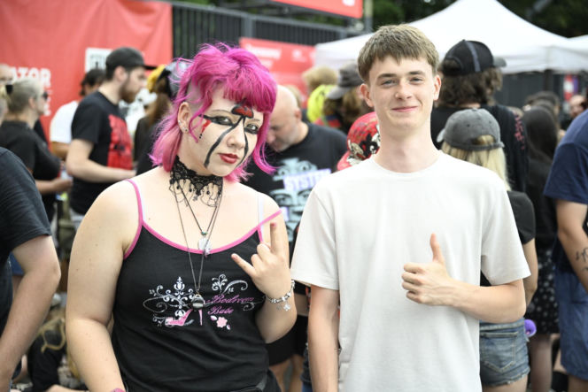 Fani i fanki czekają na System of a Down i Queens of the Stone Age! Zobacz zdjęcia spod PGE Narodowego