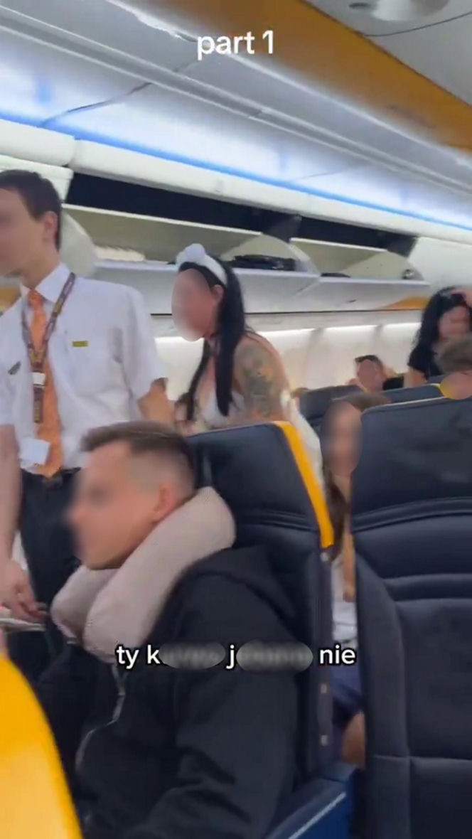 Awantura na pokładzie samolotu! Film z Polkami wywołał burzę. Panna młoda i jej koleżanki wyprowadzone z pokładu