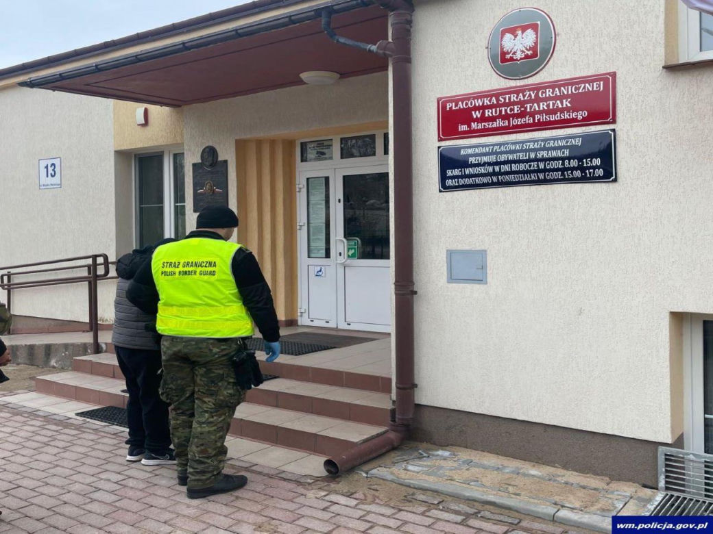 Łotyszka wpadła z Afgańczykami! Przewoziła nielegalnych imigrantów