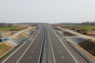 Kierowców czekają podwyżki opłat od 1 lutego! Nowe płatne odcinki dróg w Polsce