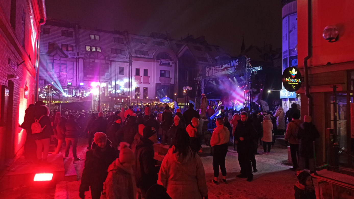 Tłumy mieszkańców na Starym Mieście w Olsztynie. Tak bawili się na wydarzeniu "Święta. Dobrze was widzieć"