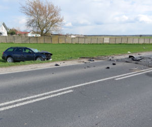 Zablokowana droga krajowa nr 9. TIR zderzył się z autem osobowym
