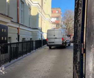 Bartosz G. przywieziony do Prokuratury Okręgowej w Płocku