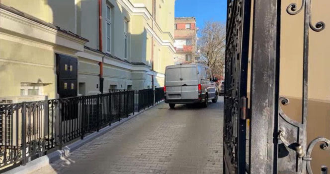 Bartosz G. przywieziony do Prokuratury Okręgowej w Płocku