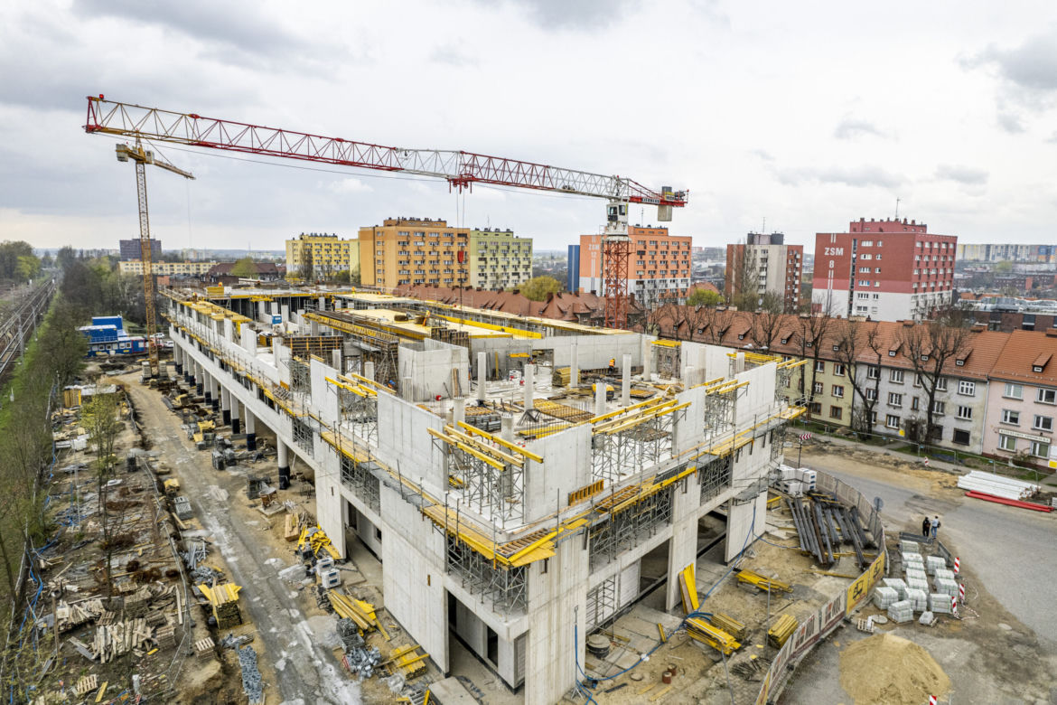 W Zabrzu powstaje centrum przesiadkowe. Inwestycja rośnie w oczach ZDJĘCIA 