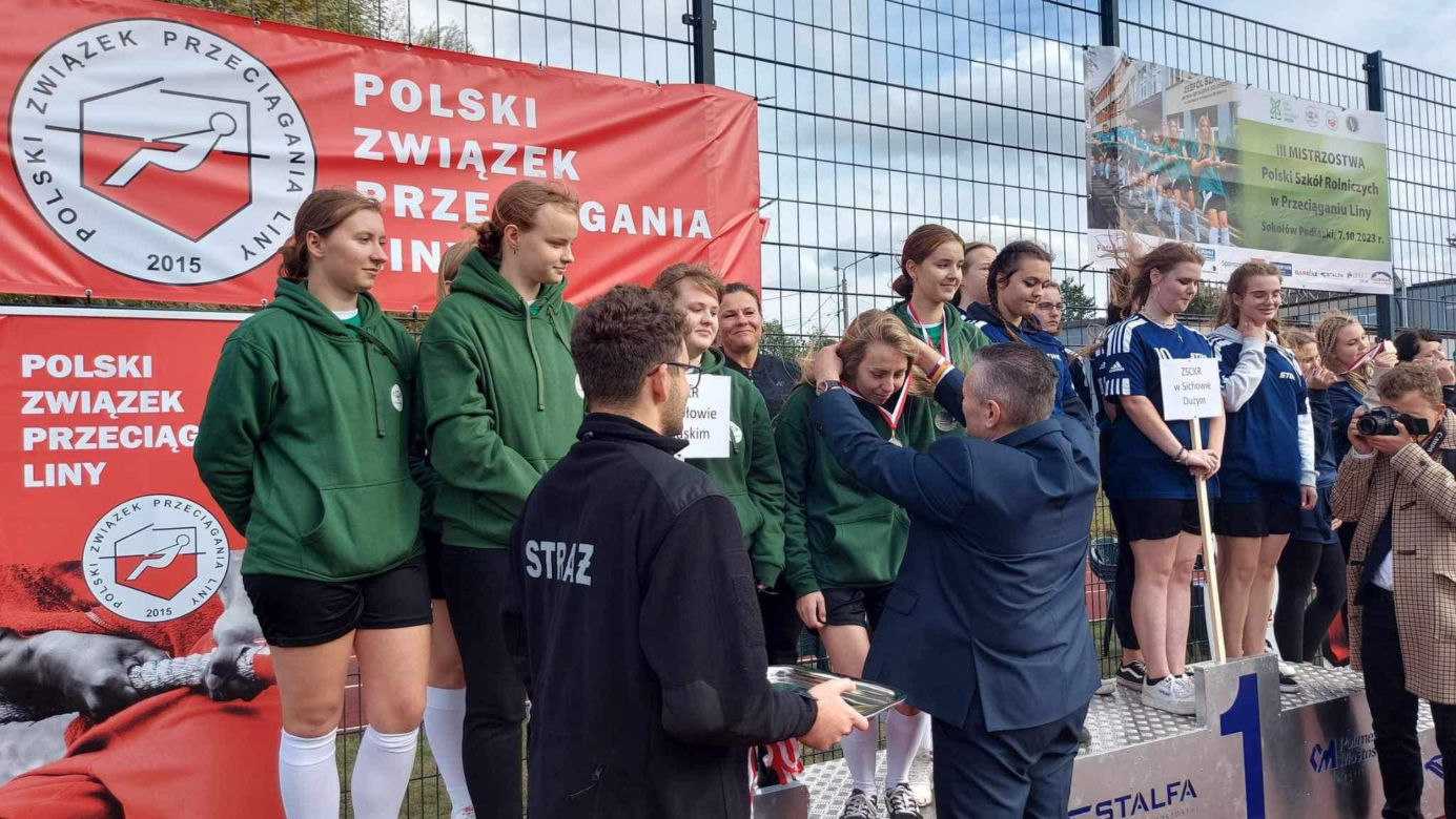 Mistrzostwa w przeciąganiu liny są bardzo widowiskowe i budzą wiele emocji w uczestnikach