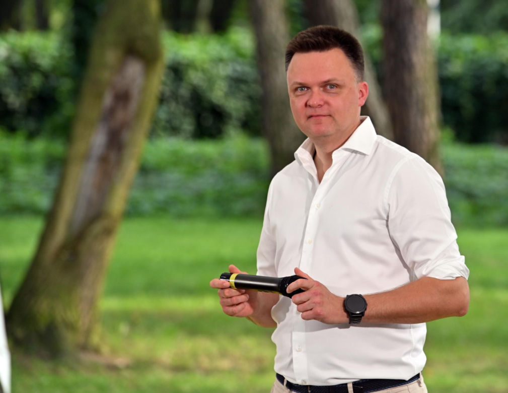 Hołownia ma kobiecy atom 