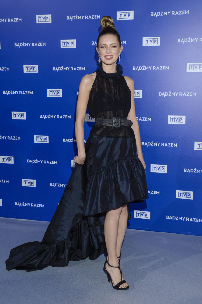 Paulina Gałązka kiedyś i dziś. Tak przez lata zmieniała się gwiazda filmu "Dziewczyny z Dubaju"