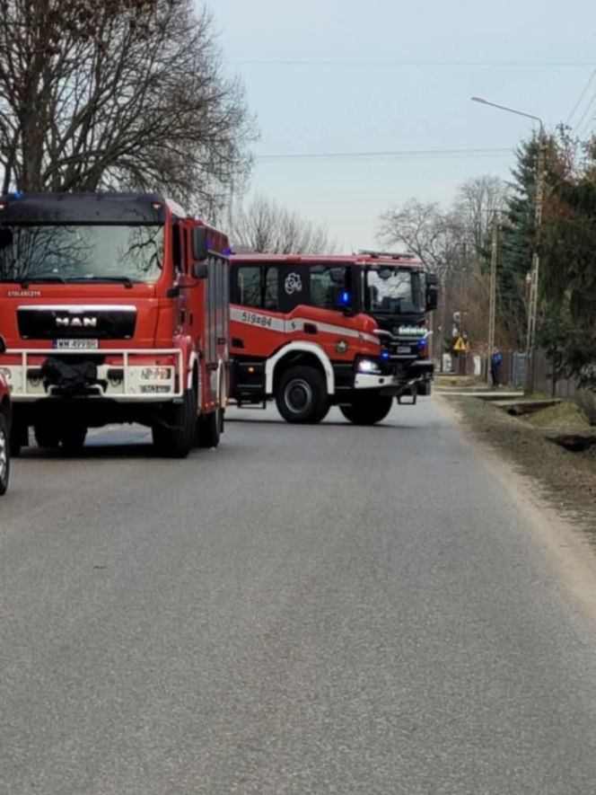 Poważny wypadek w powiecie mińskim: zderzenie cysterny przewożącej gaz z autokarem
