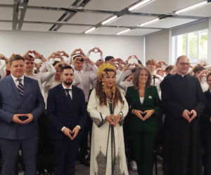 Królowa Maria z sułtanatu Maguindanao na Filipinach odwiedza Radom. Dziś odwiedziła Zespół Szkół Technicznych 