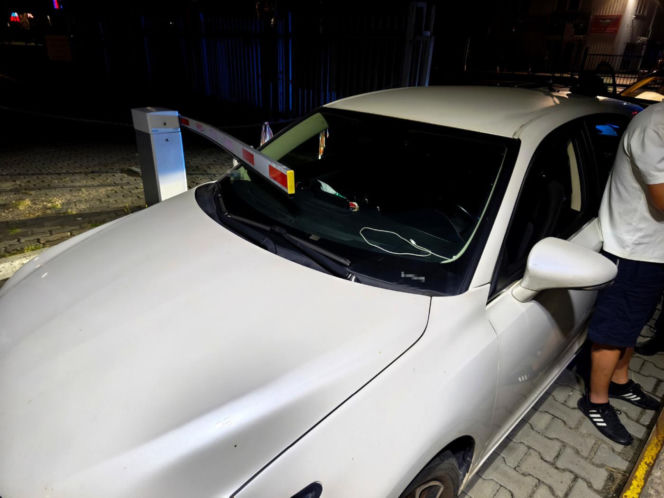Pijany obywatel Chin nie umiał przejechać ronda