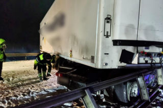 Kolizja ciężarówki na A4