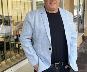 Egzamin na prawo jazdy nie taki prosty. Znani Polacy usiedli za kierownicą i przystąpili do testu