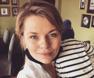 Emilia Komarnicka-Klynstra w domu na wsi pod Warszawą
