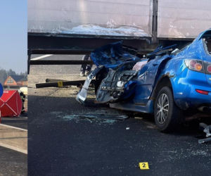 Śmiertelne zderzenie w gęstej mgle. Jedna osoba zginęła na popularnej trasie