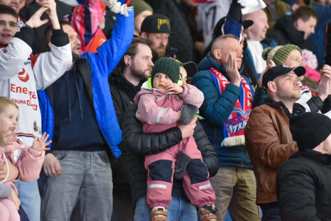KH Energa Toruń - Unia Oświęcim 4:1, zdjęcia kibiców i zawodników z meczu nr 6