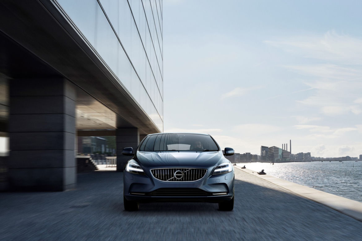 Volvo V40 lifting 2017