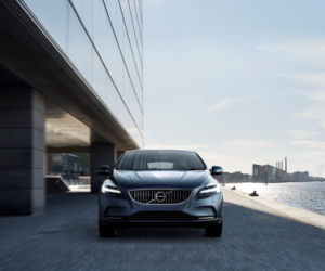 Volvo V40 lifting 2017