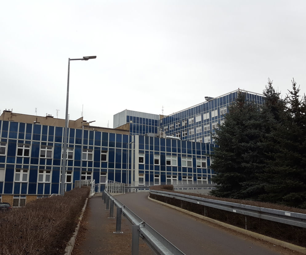Szpital zawiesił planowe przyjęcia. Ograniczył też działanie poradni 