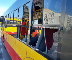 Niebezpieczny wypadek z udziałem autobusu! O włos od tragedii