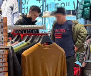 Maciej Zakościelny na zakupach