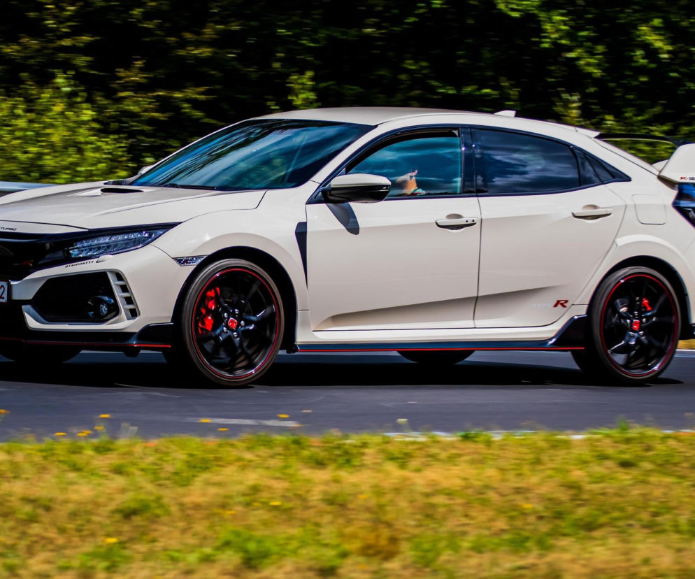 Dwie wyciągnięte dłonie. Honda zmienia logo