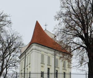 Jest przetarg na rewitalizację terenu przy kaplicy w Stróży. Powstanie m.in. altana widokowa