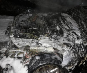 Citroen zamienił się w słup ognia! Przyczyna pożaru jest nieustalona