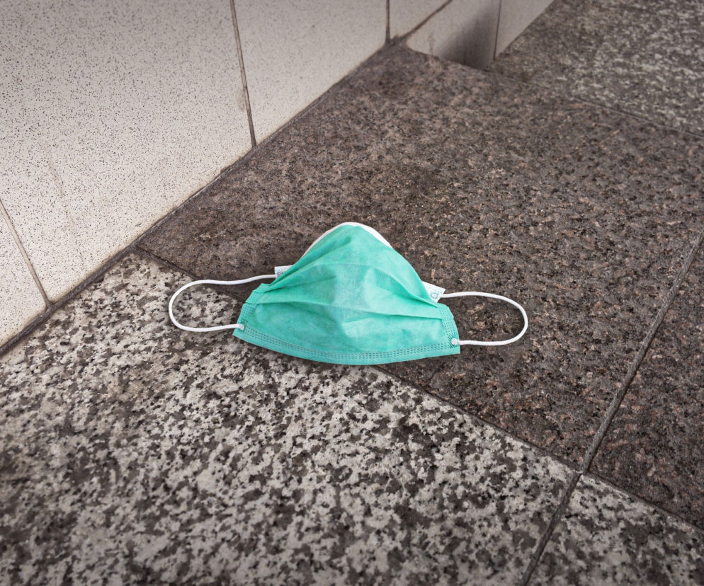 KORONAWIRUS: Żłobki, szkoły i uczelnie zamknięte. Chorobowe za kwarantannę lub izolację? Wyjaśnia ZUS