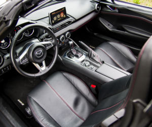 Mazda MX-5 RF 2.0 SKY-G 160 KM 6AT i-ELOOP SkyFREEDOM