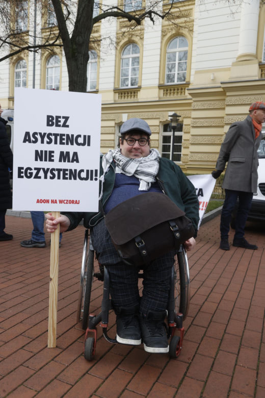 Protest osób z niepełnosprawnościami pod Kancelarią Premiera