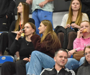 Halowe mistrzostwa Polski w Kujawsko-Pomorskiej Arenie Toruń. Zdjęcia kibiców i zawodników