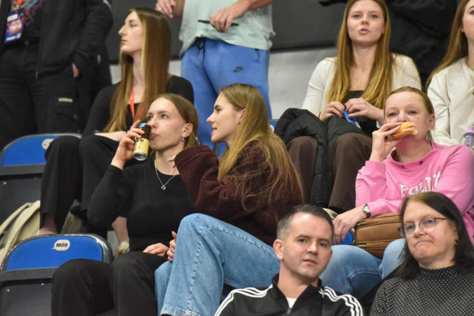 Halowe mistrzostwa Polski w Kujawsko-Pomorskiej Arenie Toruń. Zdjęcia kibiców i zawodników