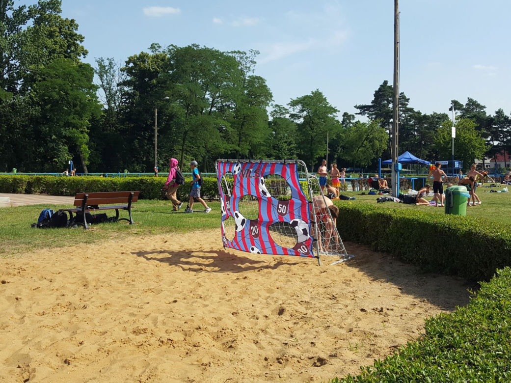 Na basenie dokrytym w Lesznie tłumy